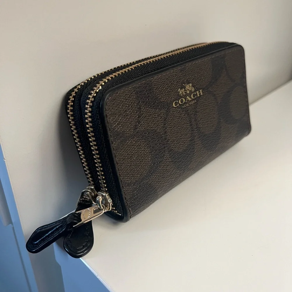 Coach Signature Brown Wallet - Picture 2 of 9